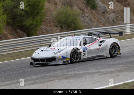 Ottobre 22, 2016. Estoril, Portogallo. La #51 AF Corse - Ferrari F488, guidata da Thomas Flohr (CHE) e Francesco Castellacci (ITA) durante la gara della Michelin GT3 Le Mans Cup, durante la European Le Mans Series Week-End Estoril Credito: Alexandre de Sousa/Alamy Live News Foto Stock