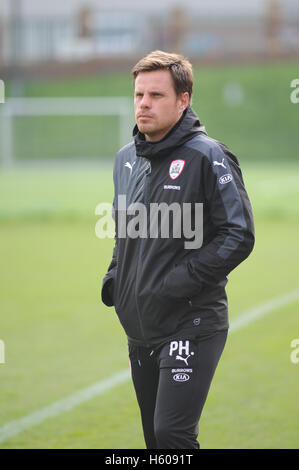 Barnsley FC coach Paolo Harsley. Foto Stock