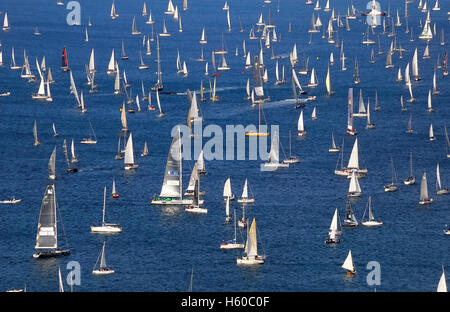 Trieste, Italia. Ottobre 9th, 2016. 48a edizione della Barcolana che era frequentato da 1,752 barche. Foto Stock