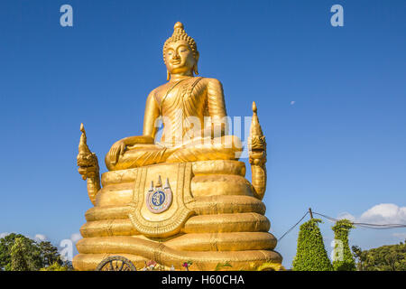 Buddha d'oro di Phuket Foto Stock