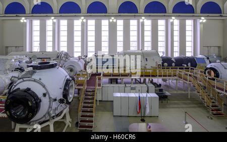 La NASA Stazione Spaziale Internazionale mock-up moduli di formazione al Gagarin Cosmonaut Training Center Stazione Spaziale Mockup Training Facility treno i membri dell'equipaggio di volo spaziale 24 febbraio 2016 nella città delle stelle, Russia. Foto Stock