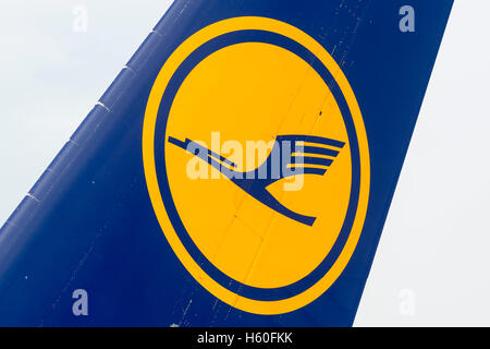 Sofia, Bulgaria - 16 Ottobre 2016: Lufthansa Airbus A380 aeroplano a Sofia's aeroporto. Foto Stock