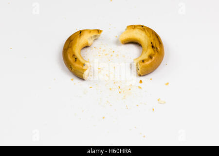 Pretzel rotto con il pangrattato. Foto Stock