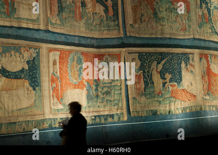 Apocalisse di San Giovanni arazzo nel Castello di Angers, Angers, Maine et Loire Valley, Francia. Vallée de la Loire Foto Stock