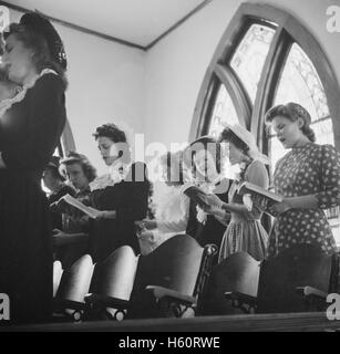 Coro nella Chiesa Metodista la Domenica di Pasqua, San Agostino, Texas, USA, John Vachon per ufficio di informazione di guerra, Aprile 1943 Foto Stock