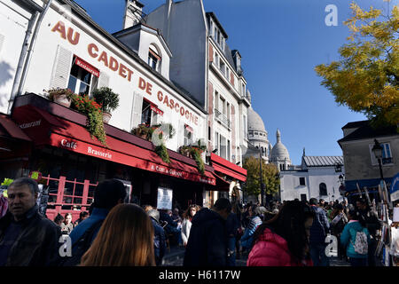 Place du Tertre in autunno, Montmartre, Parigi, Francia Foto Stock