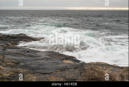 SEASCAPE PERMAQUID PUNTO BRISTOL MAINE USA WILD il mare, le onde Winslow Homer, rocce NATURA Foto Stock