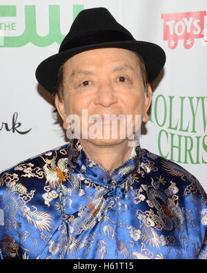 James Hong arriva al 84a Hollywood annuale parata natalizia - "La magia del Natale con i giocattoli marino per Tots Foundation - Novembre 29, 2015 Foto Stock