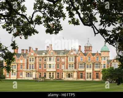 Mansion nella motivazione della Royal Station wagon a Sandringham, Norfolk, Inghilterra. Foto Stock