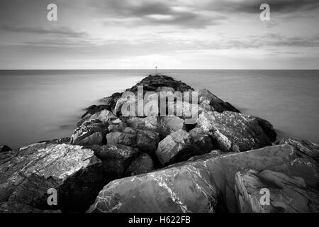 Fotografia di © Jamie Callister. Tramonto a Colwyn Bay Promenade, Colwyn Bay, Conwy, il Galles del Nord, 22 ottobre 2016. Foto Stock