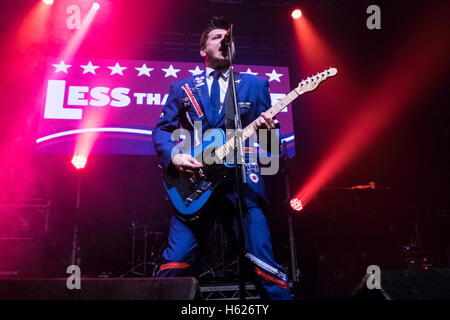 Meno di Jake eseguire a O2 Academy Newcastle upon Tyne, Regno Unito Foto Stock