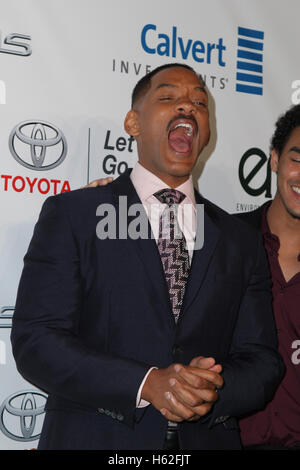 Burbank, ca. 22 ottobre, 2016. Will Smith assiste i mezzi ambientali associazione XXVI edizione EMA Awards presentato da Toyota e Lexus e Calvert a Warner Bros Studios su ottobre 22, 2016 di Burbank, California ( Credito: Parisa Afsahi/Media Punch)./Alamy Live News Foto Stock