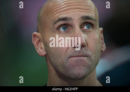 Monaco di Baviera, Germania. 22 ottobre, 2016. Gladbach's head coach Andre Schubert visto in Bundesliga tedesca partita di calcio tra FC Bayern Monaco e Borussia Moenchengladbach di Allianz Arena di Monaco di Baviera, Germania, 22 ottobre 2016. Foto: Tobias Hase/dpa/Alamy Live News Foto Stock