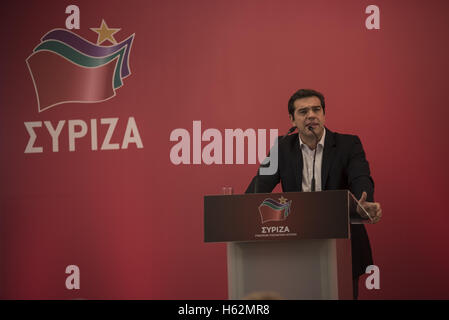 Atene, Grecia. 23 Ott, 2016. Primo ministro greco e SYRIZA leader ALEXIS TSIPRAS affronta i membri del partito del comitato centrale. Partito SYRIZA del comitato centrale convocato dopo la recente conferenza di eleggere è segretario. Credito: Nikolas Georgiou/ZUMA filo/Alamy Live News Foto Stock