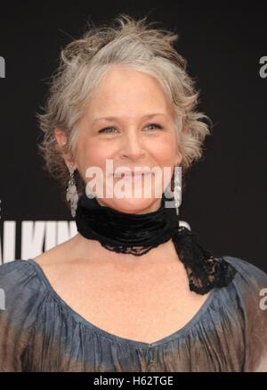 Los Angeles, CA, Stati Uniti d'America. 23 Ott, 2016. Melissa McBride presso gli arrivi per AMC presenta Live Edizione speciale di The Walking Dead sta parlando di morti, Hollywood Forever Cemetery, Los Angeles, CA Ottobre 23, 2016. Credito: Elizabeth Goodenough/Everett raccolta/Alamy Live News Foto Stock