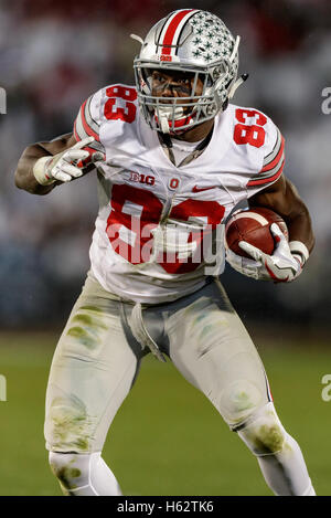 University Park, Pennsylvania, USA. Xxi oct, 2016. Ottobre 22nd, 2016: Ohio State Buckeyes wide receiver McLaurin spugna (83) corre la palla dopo una ricezione durante la NCAA Football azione di gioco tra la Ohio State Buckeyes e Penn State Nittany Lions a Beaver Stadium, University Park, PA. Foto di Adam Lacy/filo di Zuma © Adam Lacy/ZUMA filo/Alamy Live News Foto Stock