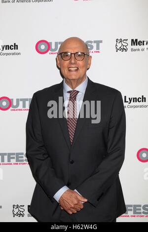 Los Angeles, CA, Stati Uniti d'America. 23 Ott, 2016. Jeffrey Tambor presso gli arrivi per 2016 Outfest Legacy Awards, Vibiana, Los Angeles, CA Ottobre 23, 2016. Credito: Priscilla concedere/Everett raccolta/Alamy Live News Foto Stock