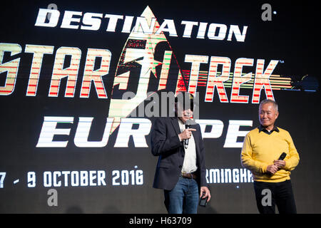 La destinazione di Star Trek convegno tenutosi presso il centro NEC vicino a Birmingham per celebrare i cinquant'anni della serie. Foto Stock