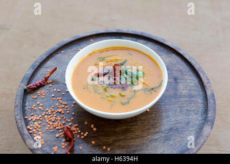 Zuppa di lenticchie rosse Foto Stock