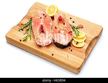 Crudo fresco salmone pesce rosso bistecca Foto Stock