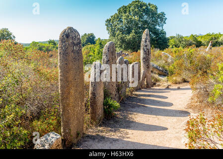 Dimenticato e abbandonato sito preistorico in Corsica hills - 1 Foto Stock