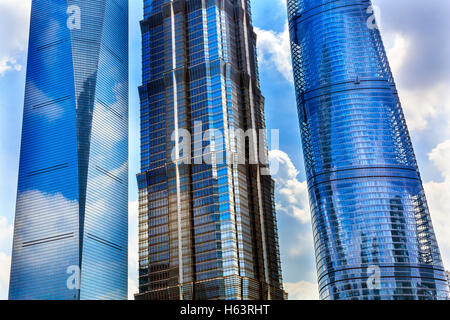 Tre riflessioni di grattacieli rendono i modelli e disegni Liujiashui Financial District Shanghai in Cina. Shanghai Tower Foto Stock
