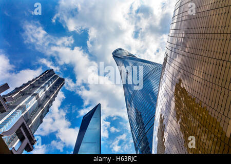 Tre riflessioni di grattacieli rendono i modelli e disegni Liujiashui Financial District Shanghai in Cina. Shanghai Tower Foto Stock