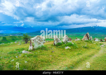 Il preistorico monumento archeologico, denominato Zorats Karer (Esercito di pietre) o Carahunge, situato nelle Highlands di Syunik Foto Stock