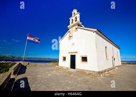 Chiesa sulla collina di isola di Murter, Croazia, Dalmazia Foto Stock