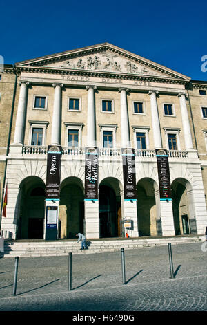 Teatro delle Muse teatro, 1827, il neoclassico, architetto Pietro Ghinelli, Ancona, Marche, Italia, Europa Foto Stock