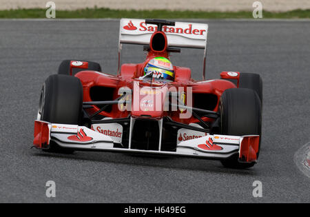 Motorsports, Felipe Massa, Brasile, in una Ferrari F10 race car, Formula 1 i test sul Circuito de Catalunya race track in Foto Stock