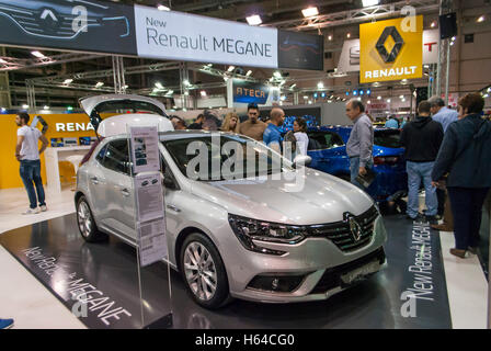 Atene, Grecia. 23 Ott, 2016. Renault Megane Nationwide premiere delle ultime automobili direttamente dopo il Motor Show di Parigi (Mondial de l'Automobile 2016). Prossima fermata delle vetture più recenti premiere dopo il Motor Show di Parigi - Mondial de l'Automobile 2016 è stata Atene. Nuovi modelli, tecnologie e ampia gamma di accessori e parti presentato in greco pubblico dalle più grandi marche di automobili per 9 giorni. © Dimitrios Sotiriou/Pacific Press/Alamy Live News Foto Stock