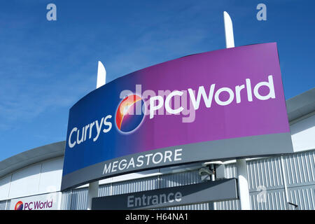 Cribbs Causeway Bristol destinazione per lo shopping e Retail Park Currys PC World Megastore Foto Stock