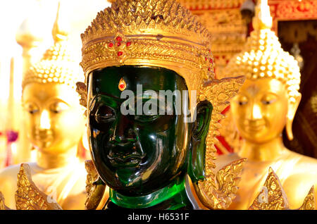 Le immagini del Buddha in Wat Phra That Doi Suthep, Chiang Mai, Thailandia Foto Stock