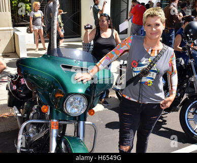 Kristy Swanson frequentato sesta annuale Kiehl's LifeRide per amfAR celebrazione presso Kiehl's fin dal 1851 Foto Stock