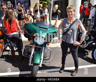 Kristy Swanson frequentato sesta annuale Kiehl's LifeRide per amfAR celebrazione presso Kiehl's fin dal 1851 Foto Stock