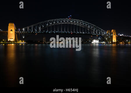 Il Sydney Harbour Bridge, la principale attrazione turistica di Sydney Foto Stock