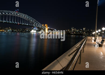 Il Sydney Harbour Bridge, la principale attrazione turistica di Sydney Foto Stock