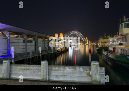 Il Sydney Harbour Bridge, la principale attrazione turistica di Sydney Foto Stock