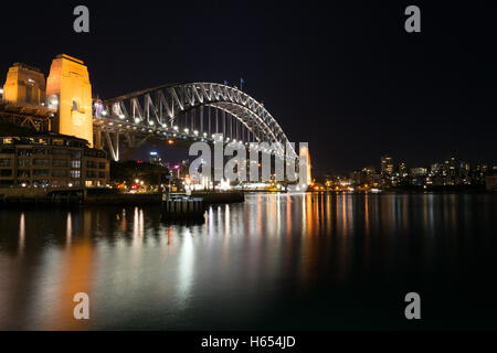 Il Sydney Harbour Bridge, la principale attrazione turistica di Sydney Foto Stock