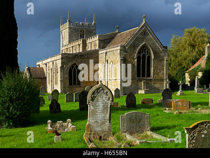 Chiesa di Santa Maria, nel villaggio di Woodnewton, Northamptonshire, England Regno Unito Foto Stock