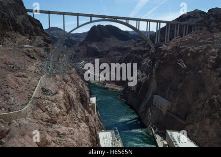 La diga di Hoover è situato al limite tra il Nevada e Arizona Foto Stock