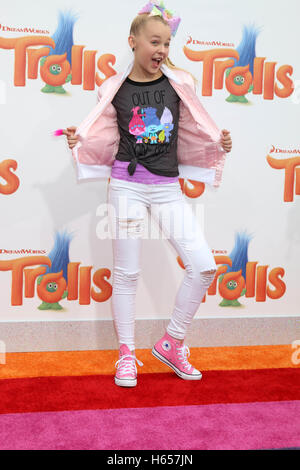 Westwood, ca. 23 Ott, 2016. JoJo Siwa alla premiere di XX Century Fox "Troll' al Regency Village Theatre su ottobre 23, 2016 a Westwood, California. Credito: David Edwards/media/punzone Alamy Live News Foto Stock