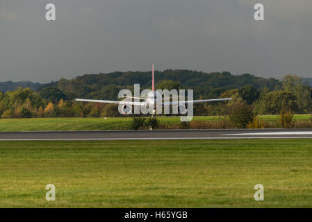 Boeing 757-236 G- LSAA Getto 2 Aeroporto di Manchester Inghilterra England Regno Unito. Arrivi e partenze. l'atterraggio, il decollo. Foto Stock