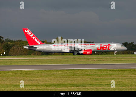 Boeing 757-236 G- LSAA Getto 2 Aeroporto di Manchester Inghilterra England Regno Unito. Arrivi e partenze. l'atterraggio, il decollo. Foto Stock