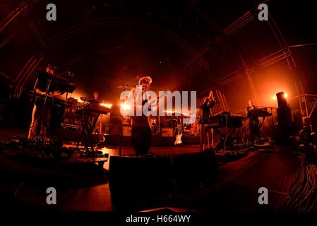 Barcellona - Jun 19: Hot Chip (electronic music band) suona al Festival Sonar a giugno 19, 2015 a Barcellona, Spagna. Foto Stock