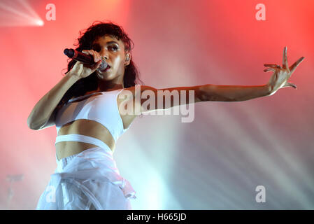 Barcellona - Jun 20: FKA ramoscelli (banda) in concerto al Sonar Festival il 20 giugno 2015 a Barcellona, Spagna. Foto Stock