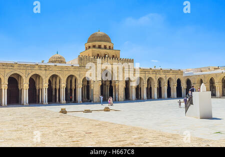 La vecchia meridiana è la notevole punto di riferimento si trova nel cortile della Grande Moschea Foto Stock