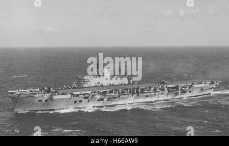 Portaerei HMS Eagle (R05), Mediterraneo, 1954 Foto Stock