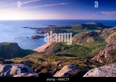 Vista su tutta Boyeeghter Strand e testa Melmore, County Donegal, Irlanda. Foto Stock